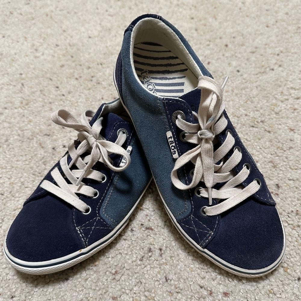 Taos Women's Retro Star Casual Sneakers - Blue Suede size 7.5